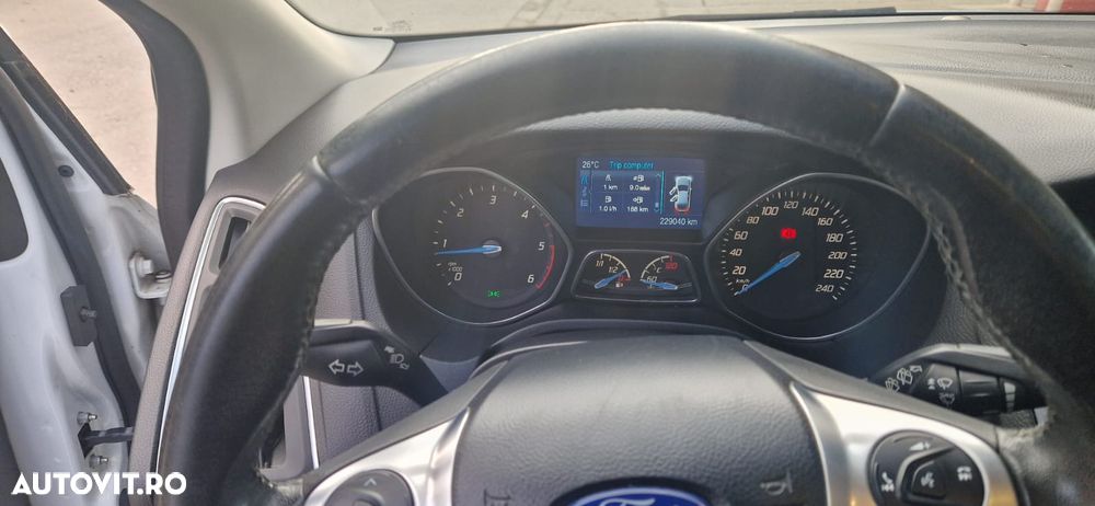 Ford Focus 1.6 TDCI DPF Titanium - 6