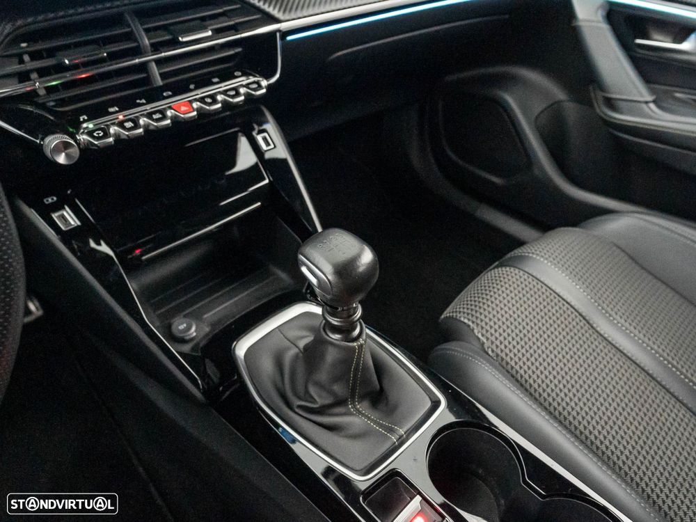 Peugeot 2008 1.2 PureTech GT - 23