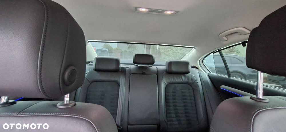 Volkswagen Passat - 39