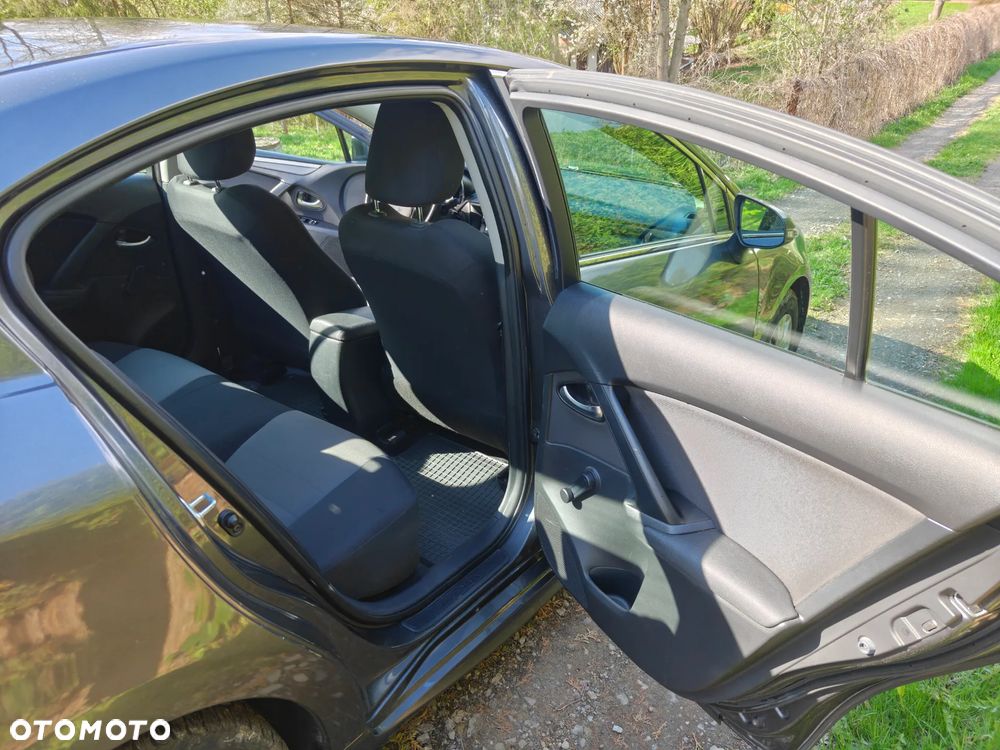 Toyota Avensis 1.6 D-4D Active - 9