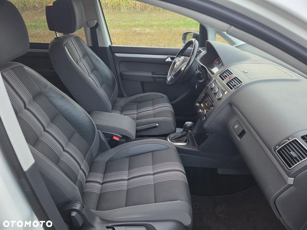Volkswagen Touran 1.6 TDI DPF DSG MATCH - 18