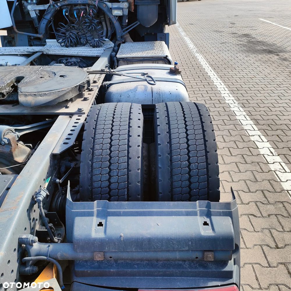 Mercedes-Benz Actros - 10