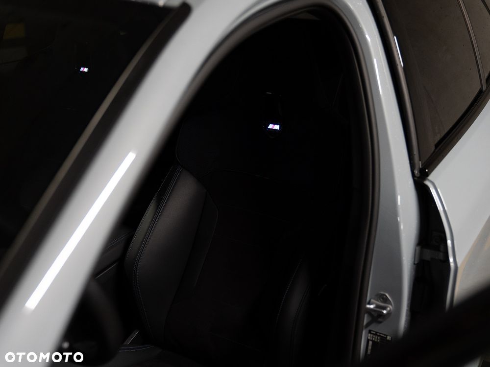 BMW Seria 1 120 mHEV - 9