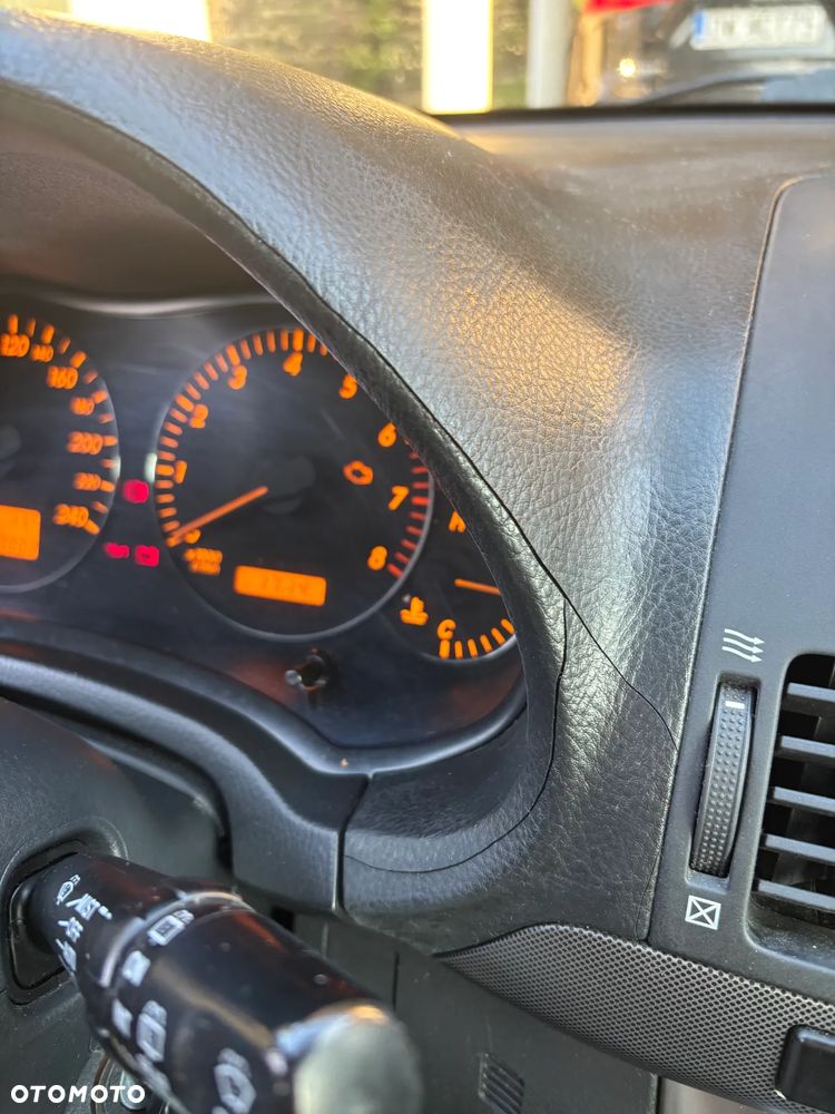 Toyota Avensis 2.0 VVT-i High - 6