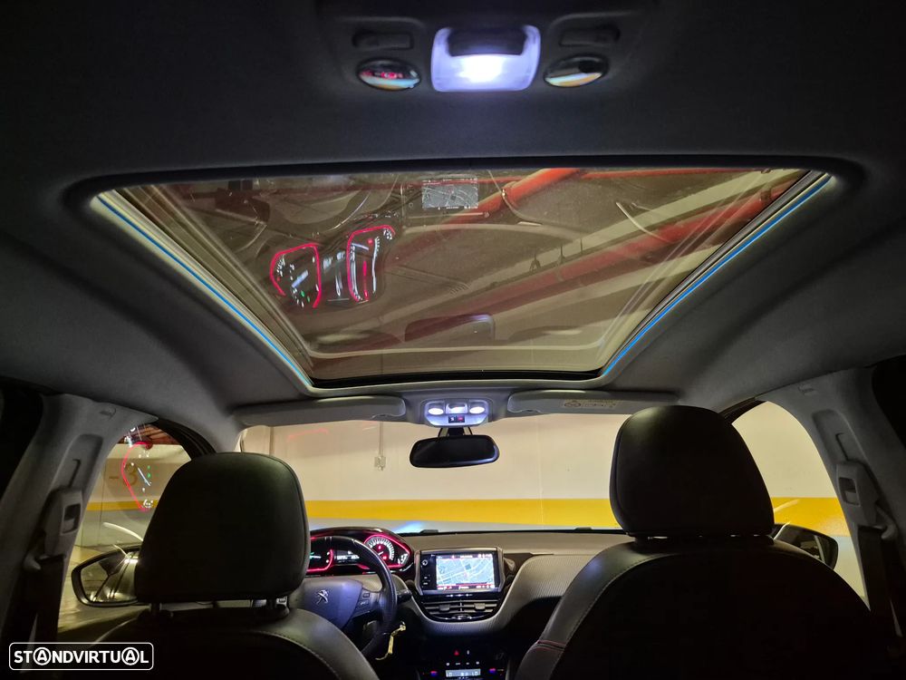 Peugeot 2008 1.6 BlueHDi GT Line - 38