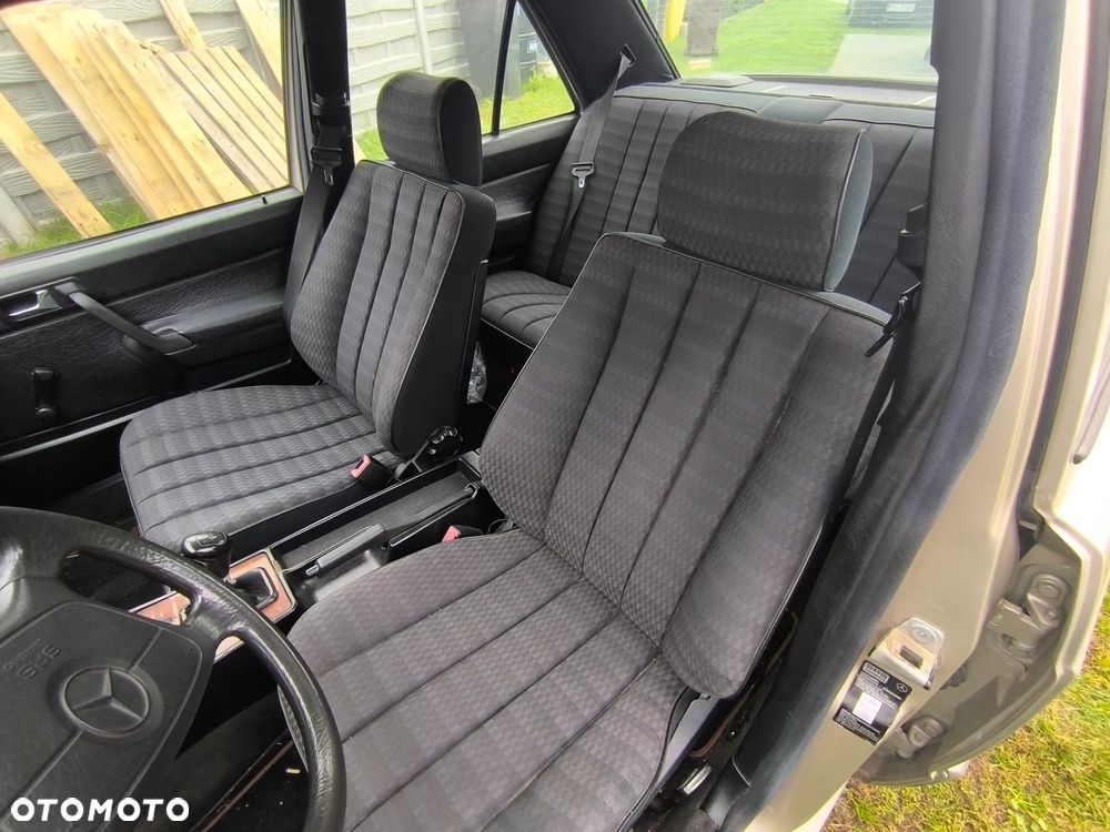 Mercedes-Benz W201 (190) - 8