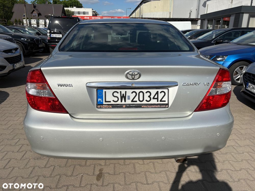 Toyota Camry - 8