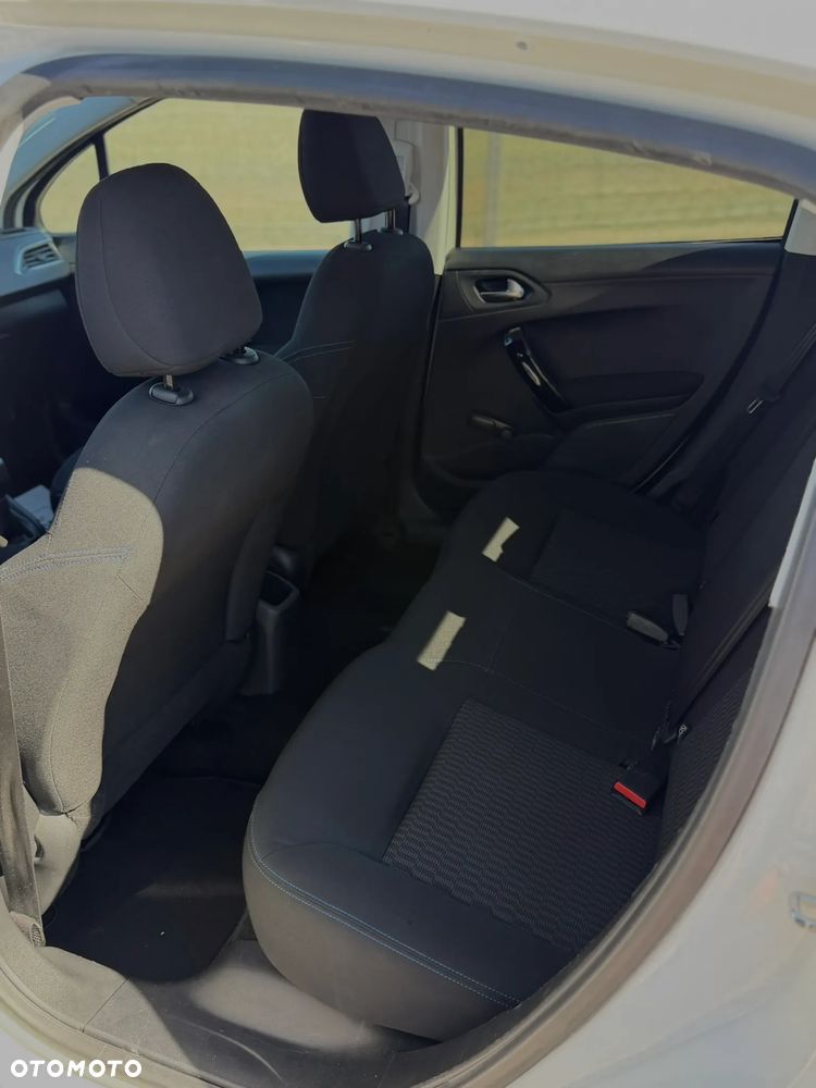 Peugeot 208 PureTech 82 Start & Stop Style - 16