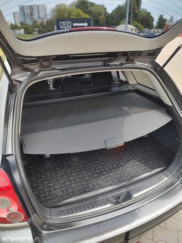 Toyota Avensis - 6