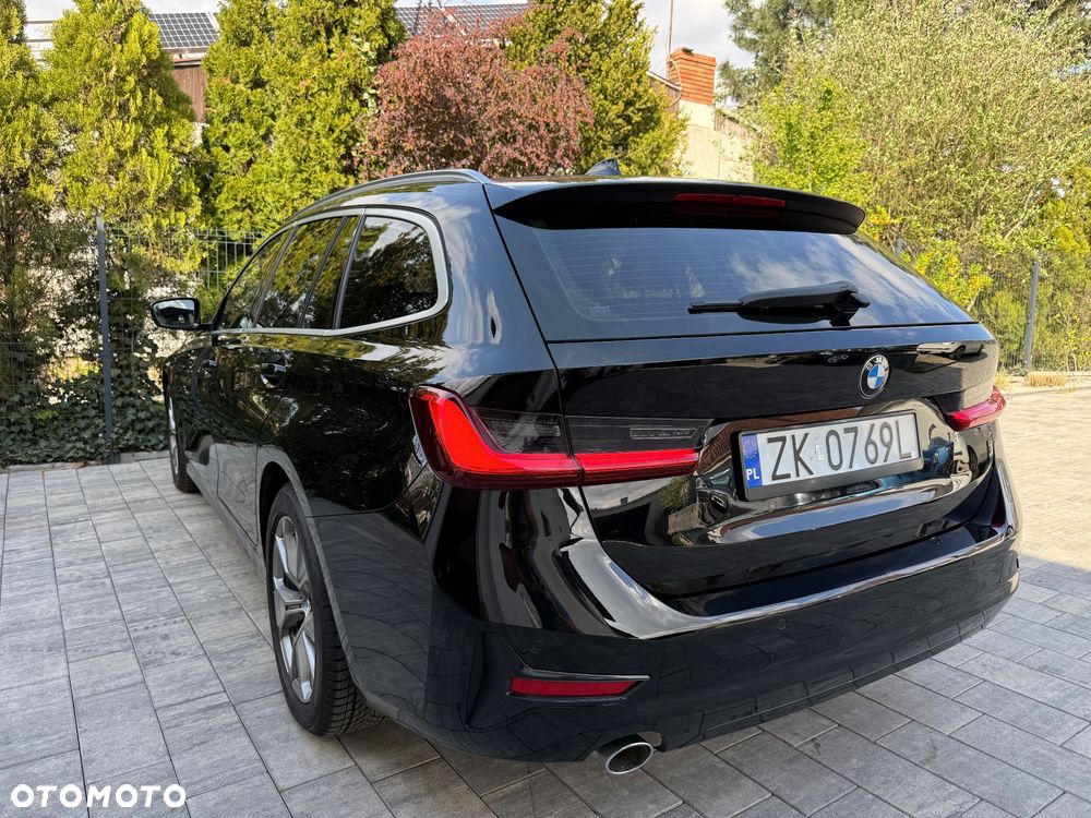 BMW Seria 3 320d Sport Line - 8