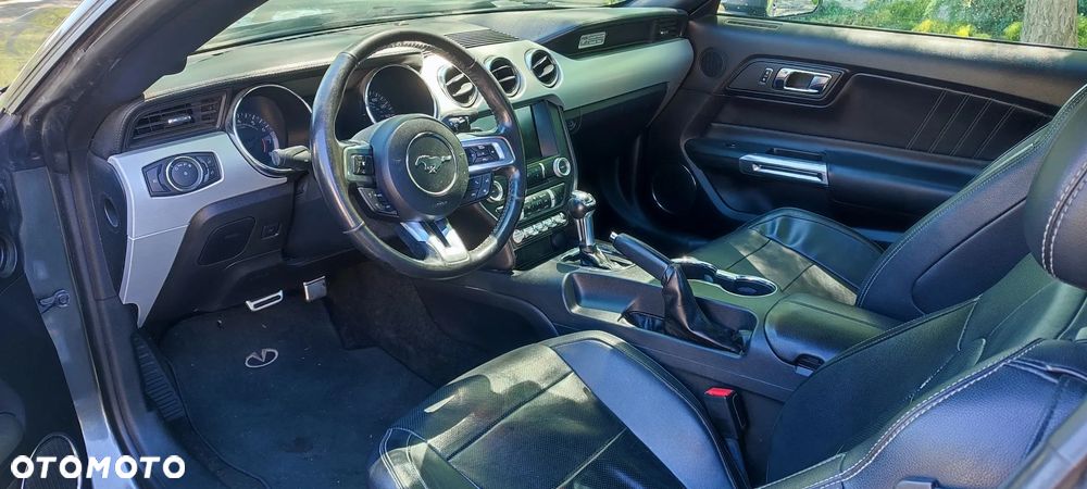 Ford Mustang - 8