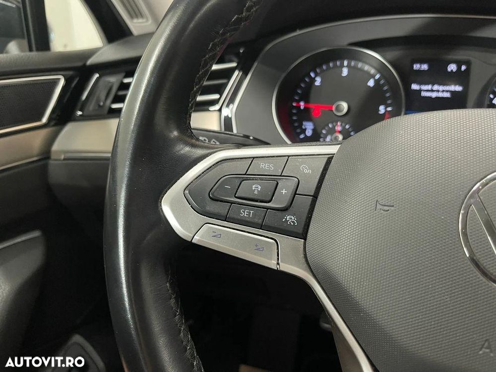 Volkswagen Passat 2.0 TDI DSG Highline - 22