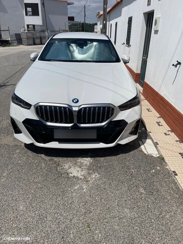 BMW 530 e Pack Desportivo M - 1