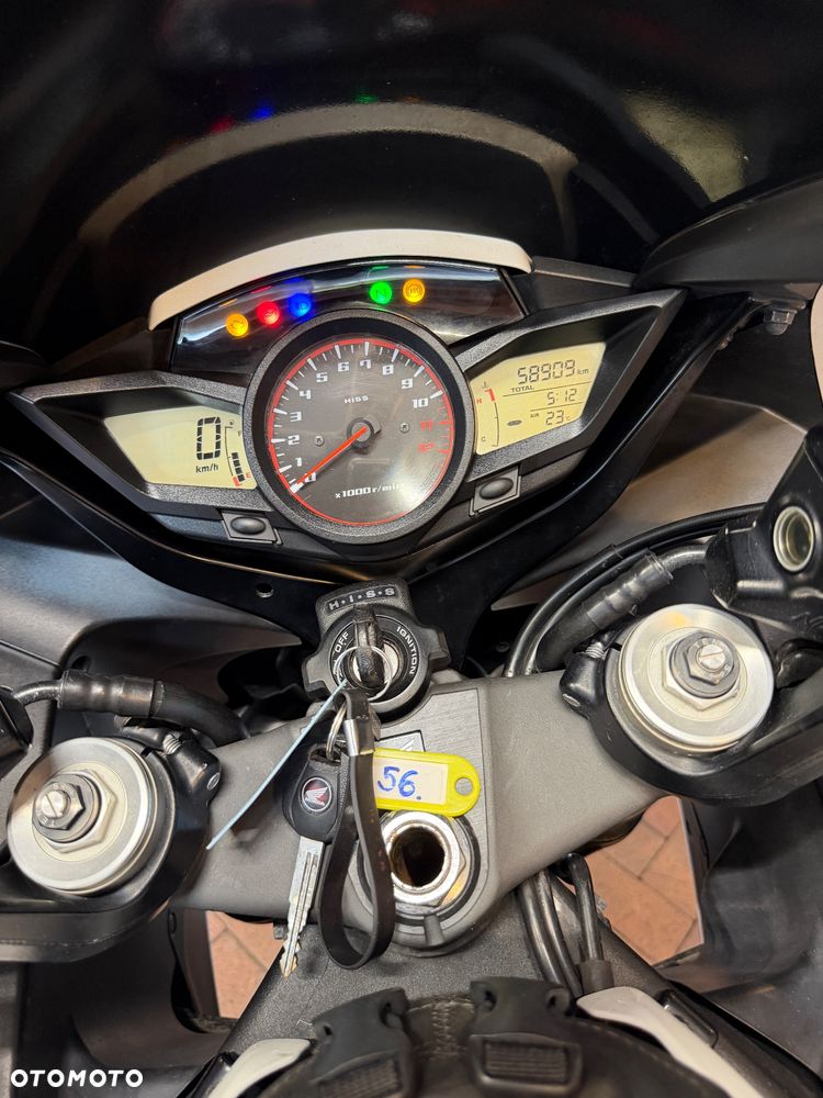 Honda VFR - 12