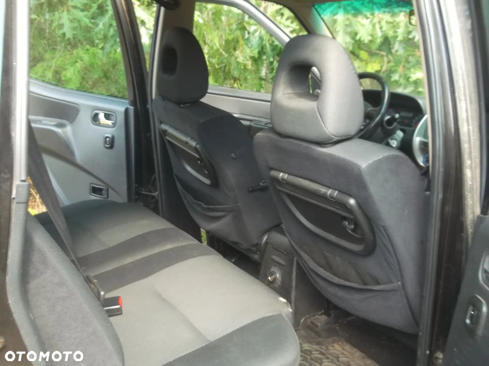 Nissan Terrano - 5