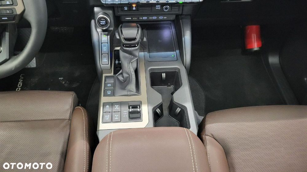 Toyota Land Cruiser - 23
