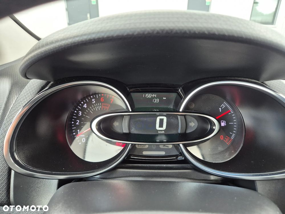 Renault Clio - 23