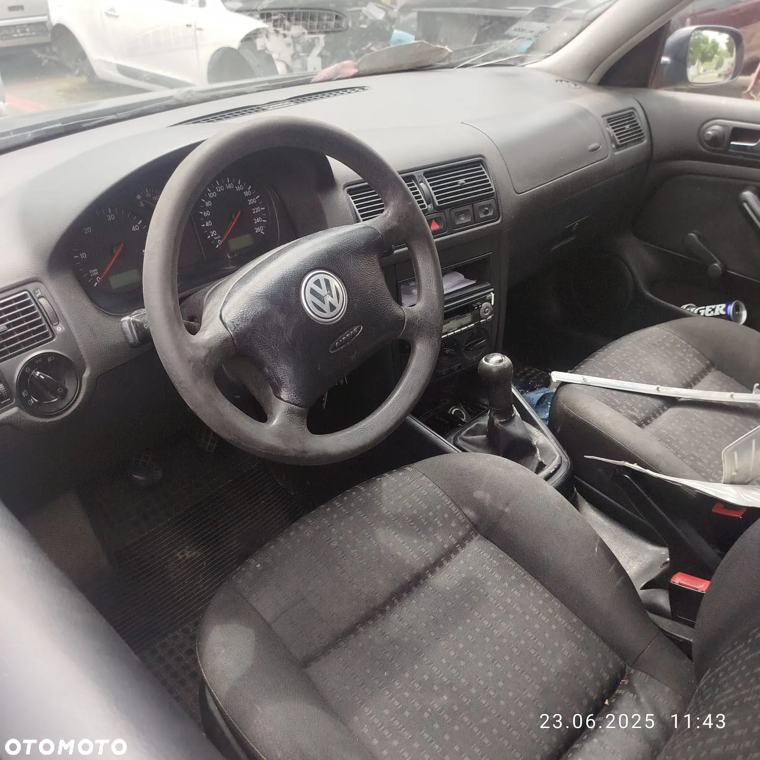 Volkswagen Golf 4 na części . - 4