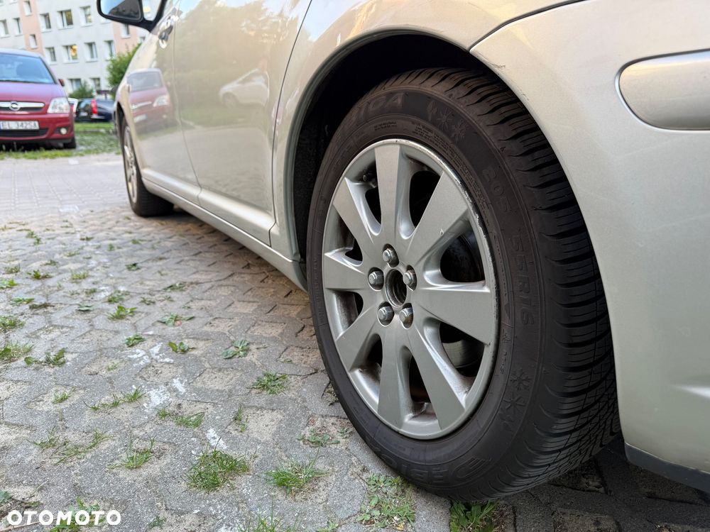 Toyota Avensis 1.8 VVT-i Sol - 16