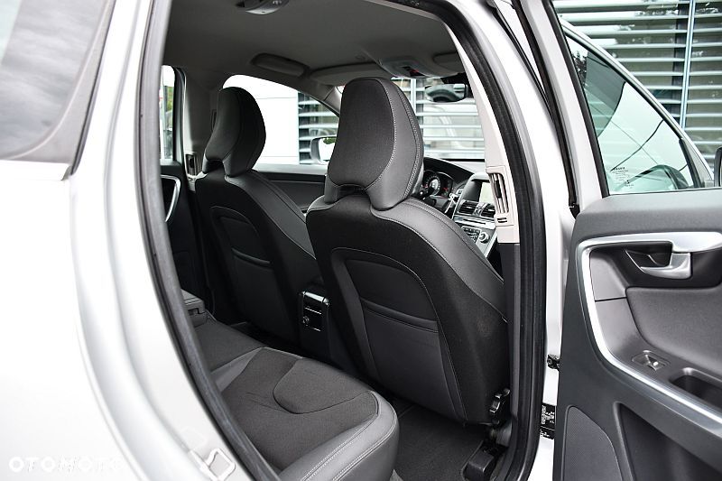 Volvo XC 60 D4 Geartronic Momentum - 21