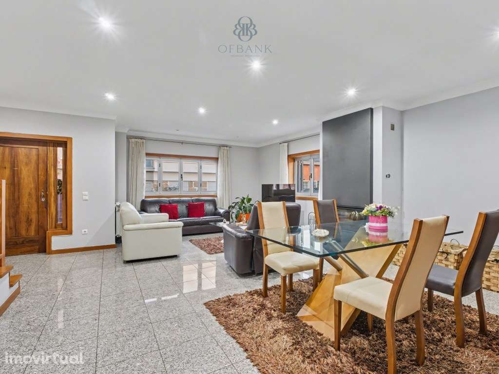 Moradia V3 no Mindelo - Conforto, espaço e eficiência num só lar - Grande imagem: 2/35