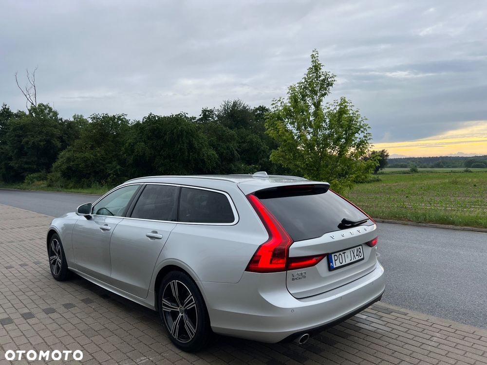 Volvo V90 D4 Momentum Pro - 4