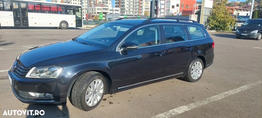 Volkswagen Passat Variant 2.0 TDI Blue TDI Comfortline - 8
