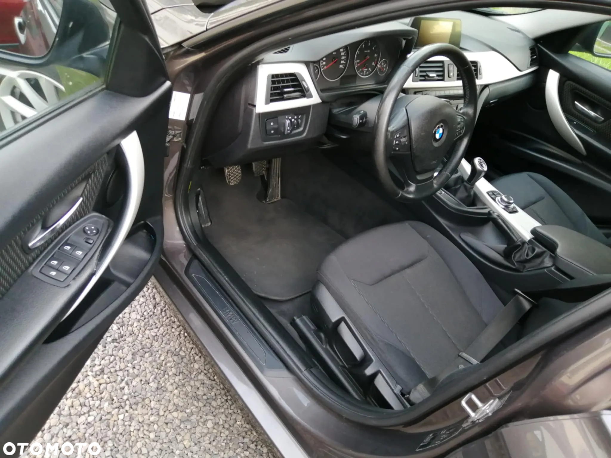 BMW Seria 3 318d - 5