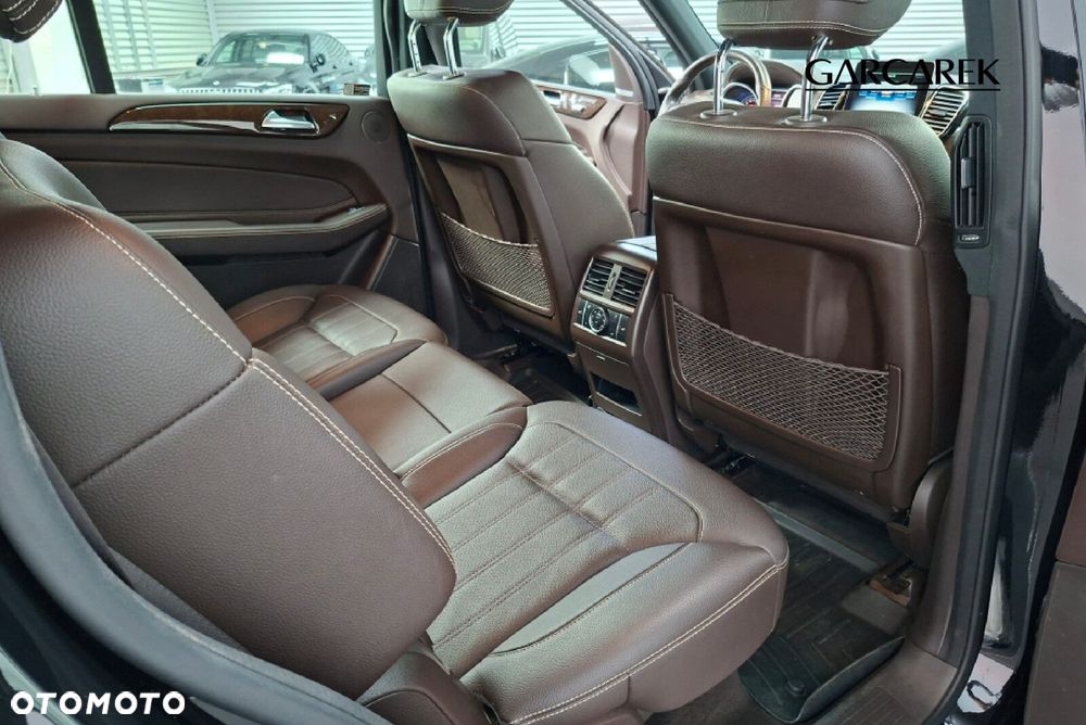 Mercedes-Benz GLS - 21