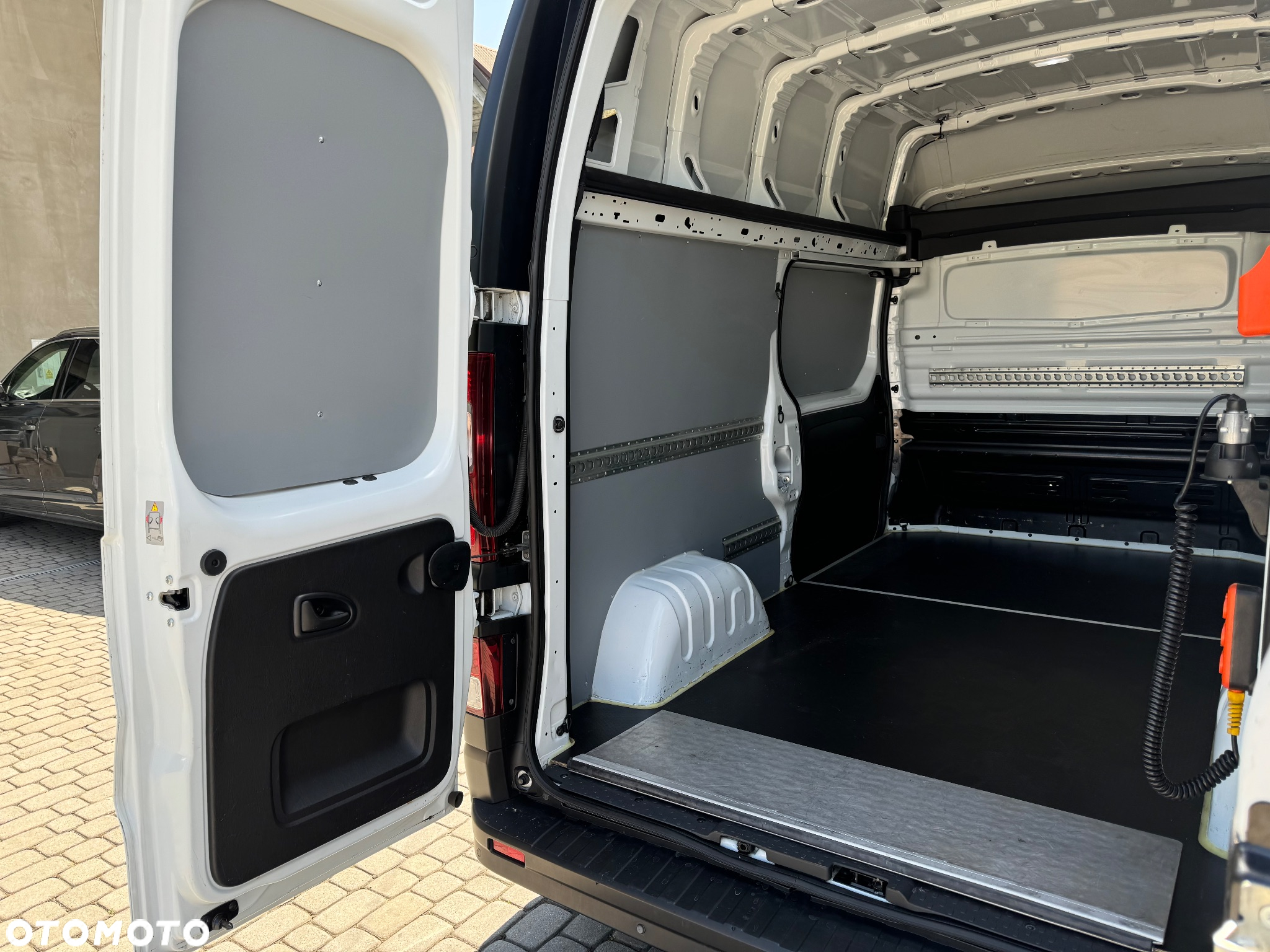 Renault Trafic - 15