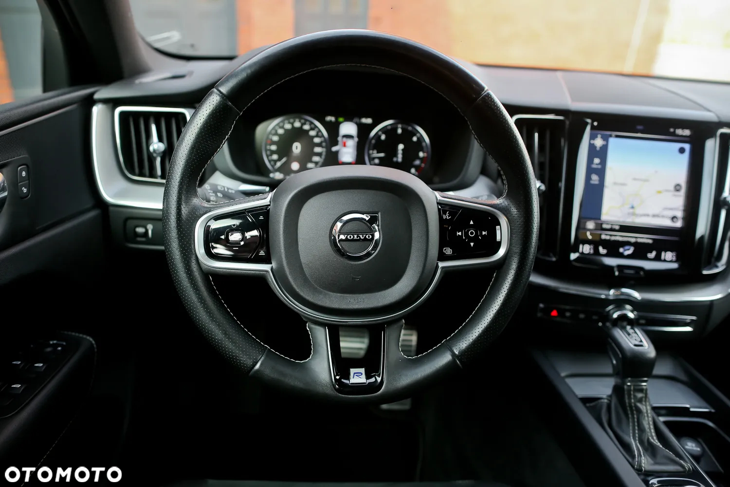 Volvo XC 60 D4 AWD Geartronic RDesign - 26