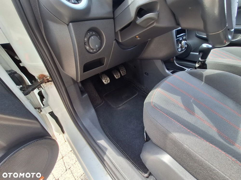 Opel Corsa 1.2 16V Sport - 13