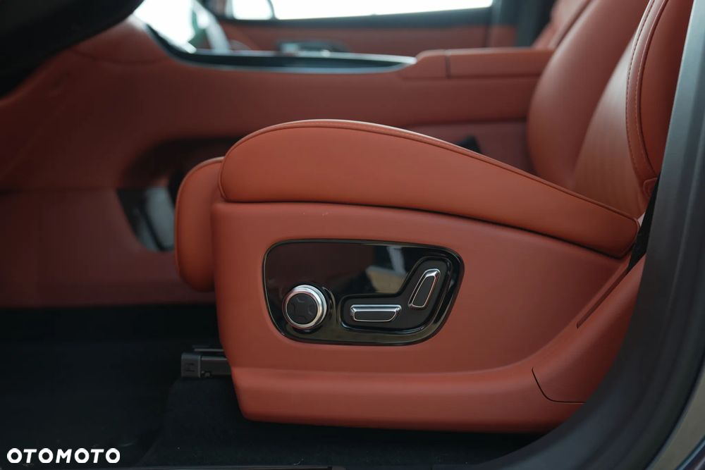 Geely M9 - 28
