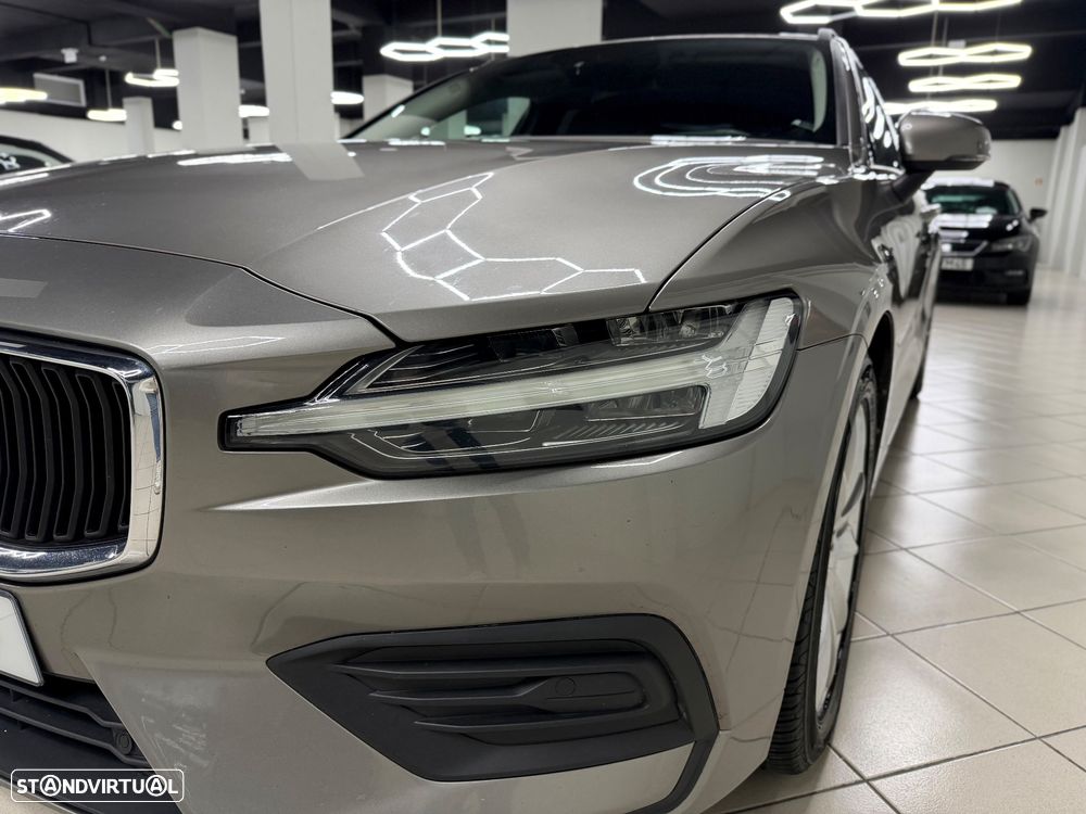 Volvo V60 2.0 D3 Momentum Core Geartronic - 11