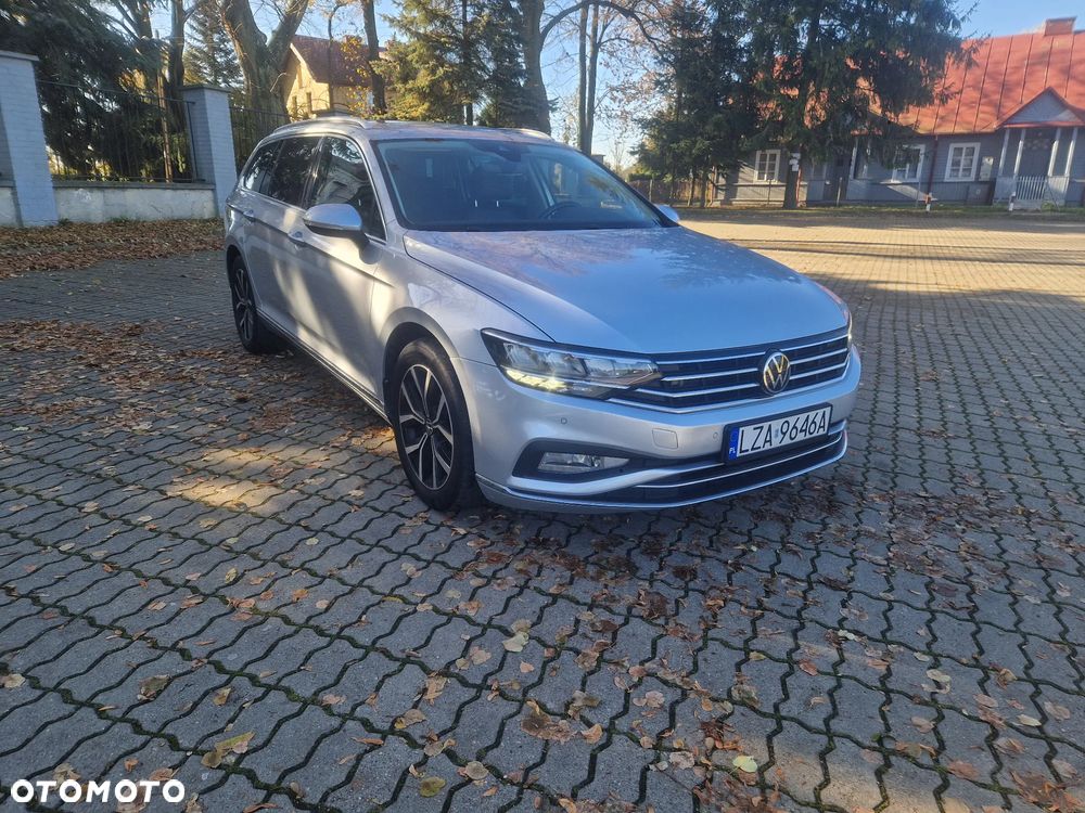 Volkswagen Passat Variant 2.0 TDI SCR DSG 4Motion Business - 9