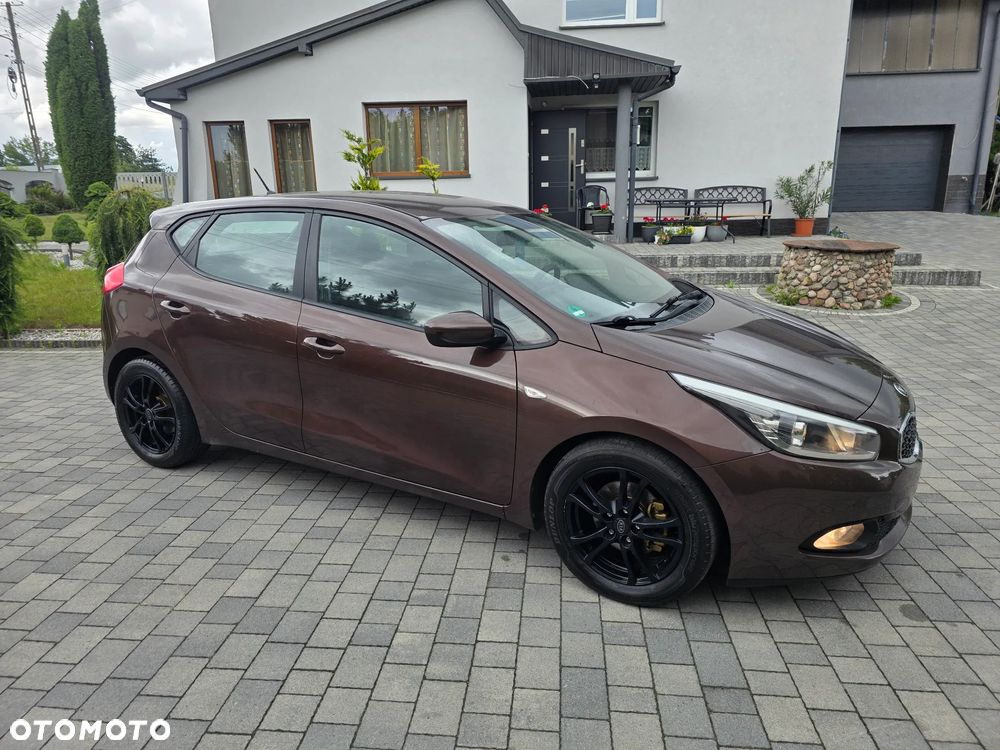 Kia Ceed 1.6 GDI Dream-Team Edition - 30