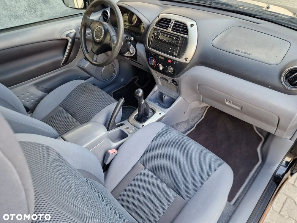 Toyota RAV4 1.8 VVT-i Terra 2WD - 32