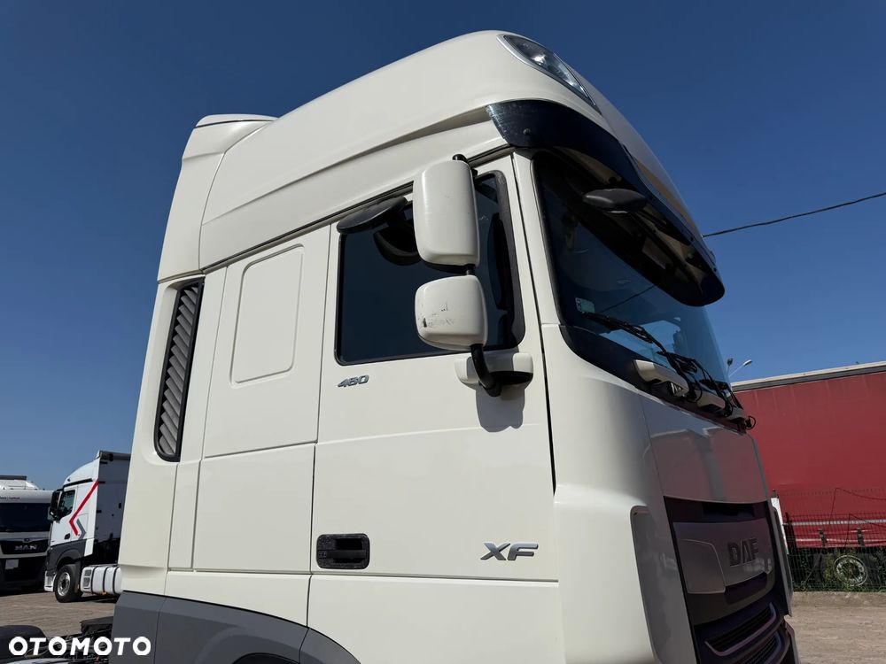 DAF XF 106 480 / MEGA LOW DECK / 709 TYS. KM PRZEBIEGU / NOWY TACHOGRAF / NAJWYŻSZA KABINA SUPER SPACE CAB / LODÓWKA / 2018 ROK !! - 15