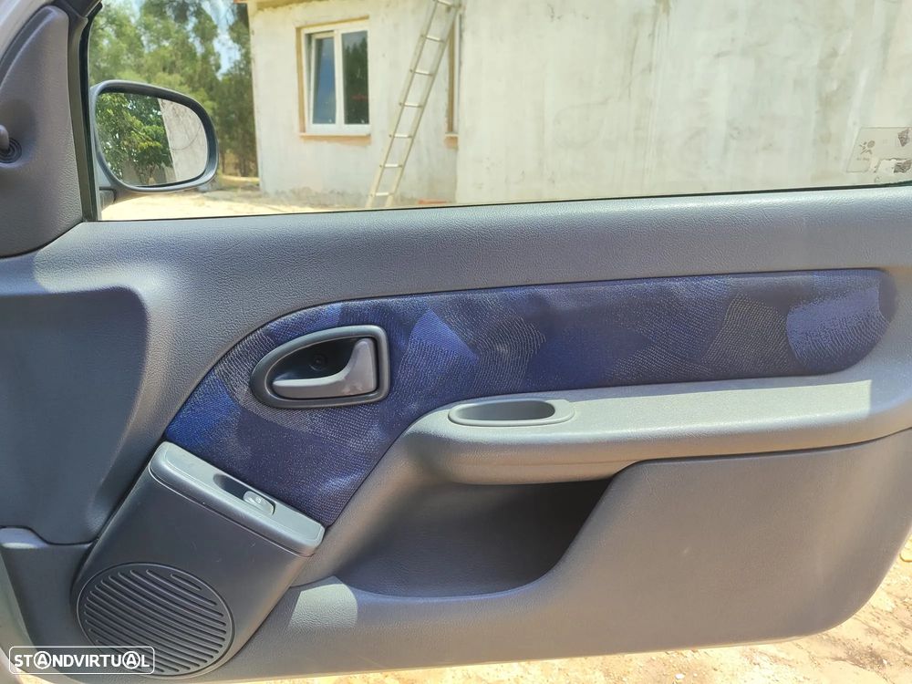 Renault Clio 1.2 RT - 12