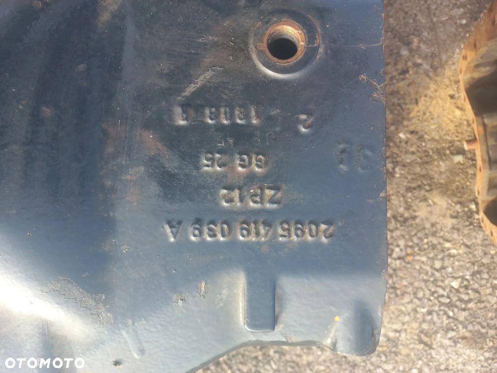 Obudowa skrzyni ,mostu sprzęgła same deutz,ZF, T-7224L,2095 419 039A,2095 4600 27B,00849795/50,26931100,T 7117L,269.3110.0 LASER,EXPLORER,TITAN,ANTARES,SILVER,LAMBORGHINI,HURLIMANN - 7