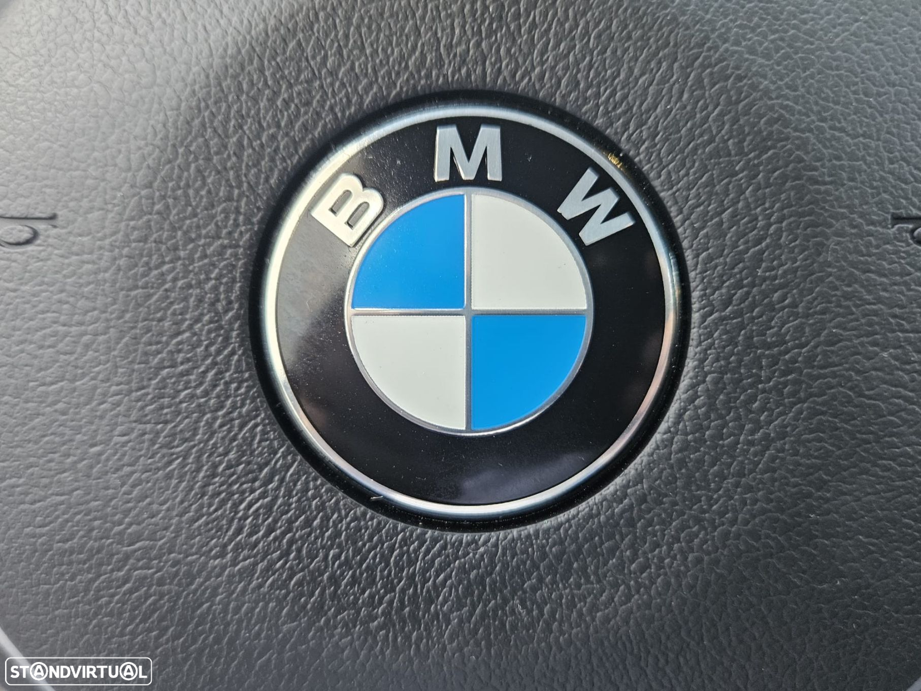 BMW 118 d Pack M - 17
