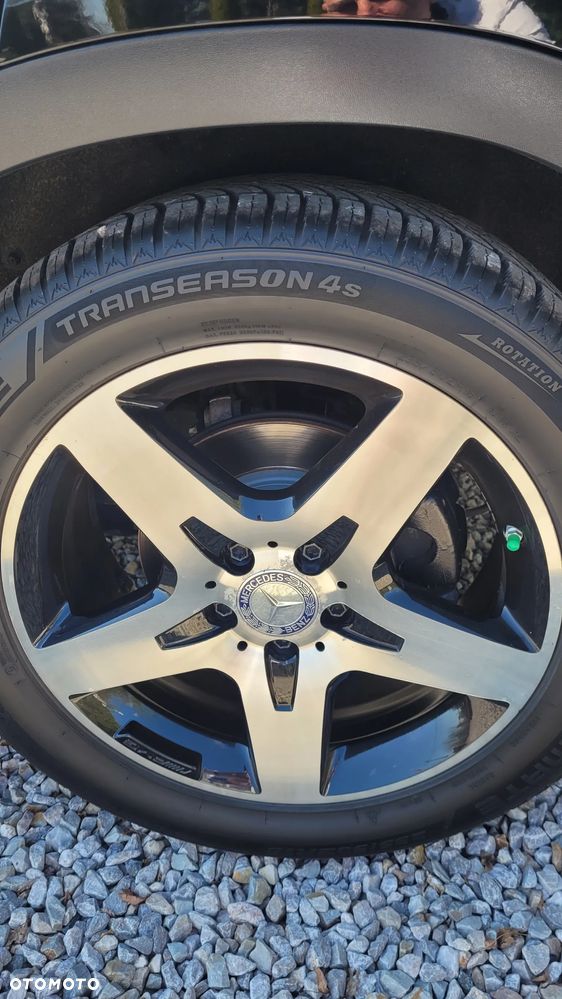 Mercedes-Benz GLA 200 7G-DCT AMG Line - 17