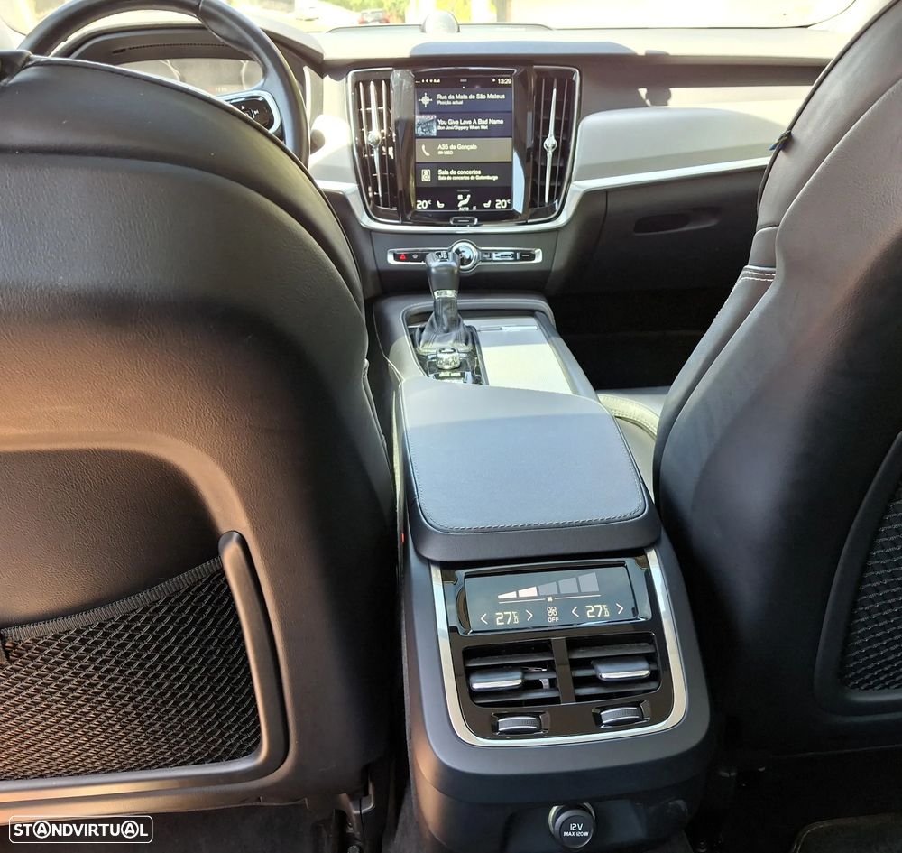 Volvo S90 D5 AWD Geartronic Momentum Pro - 10