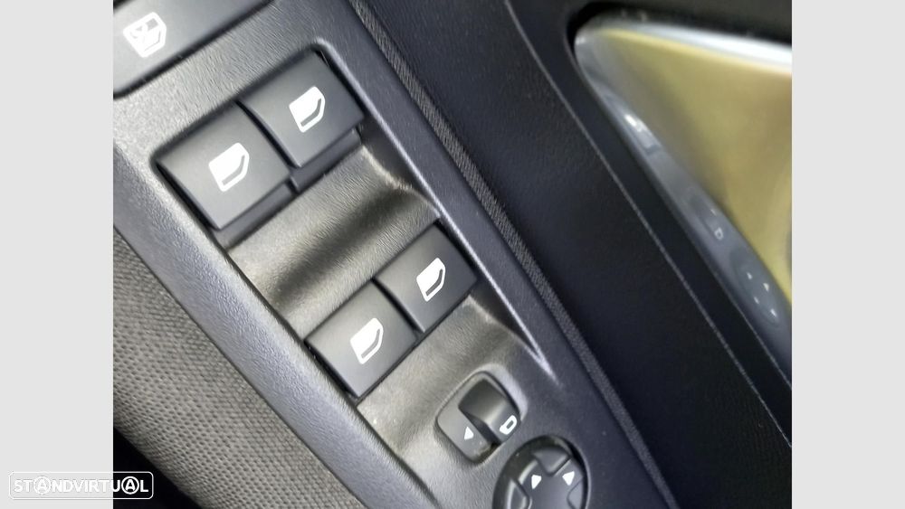 Peugeot 208 1.2 PureTech Active - 12