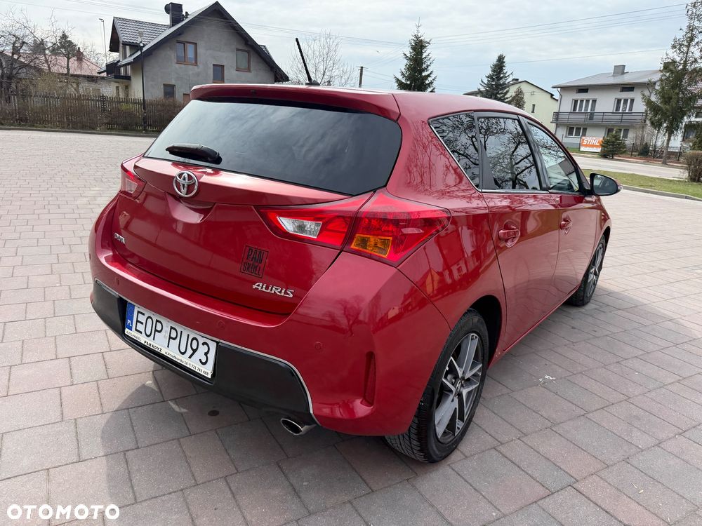 Toyota Auris 2.0 D-4D Dynamic - 26