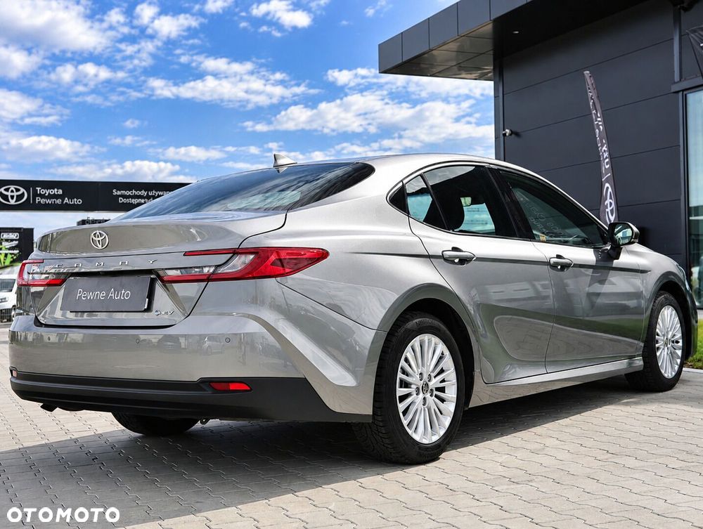 Toyota Camry - 8