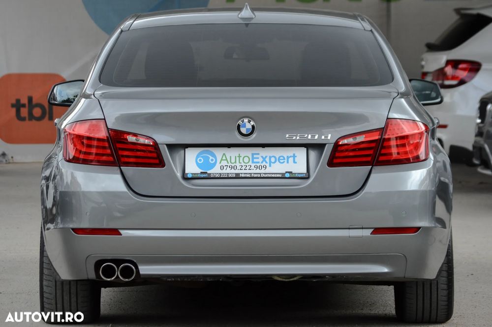 BMW Seria 5 520d Sport-Aut. - 14