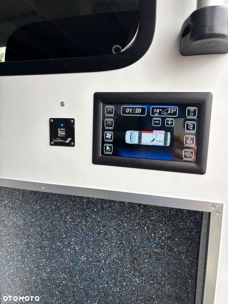 Volkswagen Transporter - 11