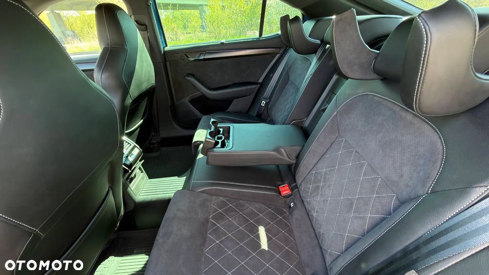 Skoda Superb 2.0 TDI SCR 4x4 Sportline DSG - 25