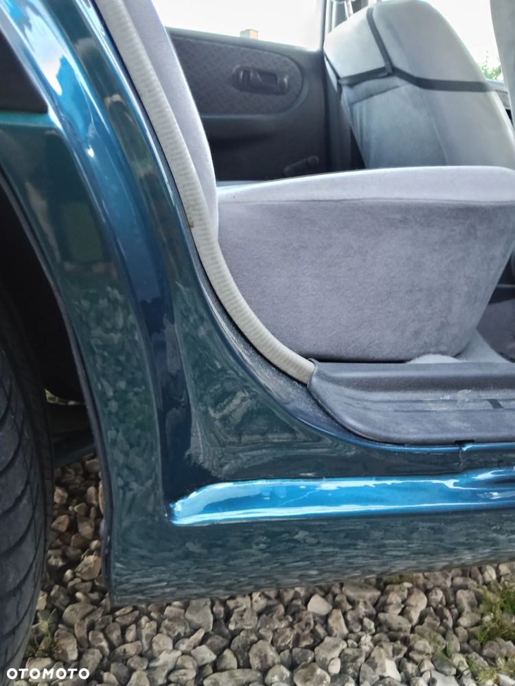 Nissan Primera 2.0 Ambiente - 37